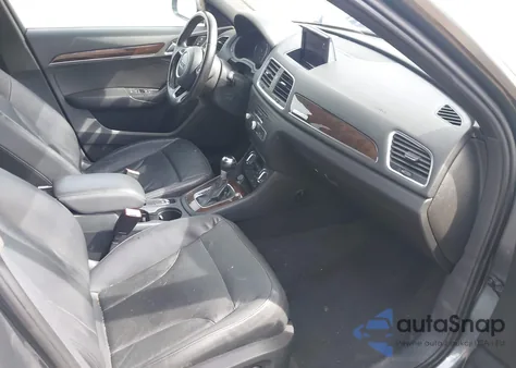 2015 Audi Q3 2.0T Premium Plus z USA, uszkodzony, nr VIN WA1EFCFS1FR010825